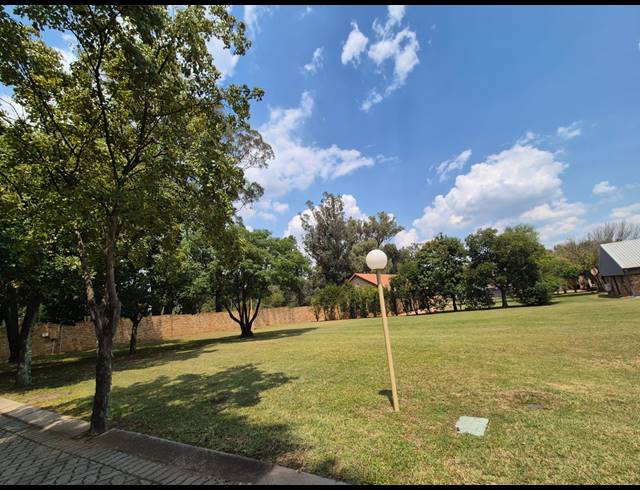 BEDROOM FREESTANDING FOR SALE IN VAALVIEW